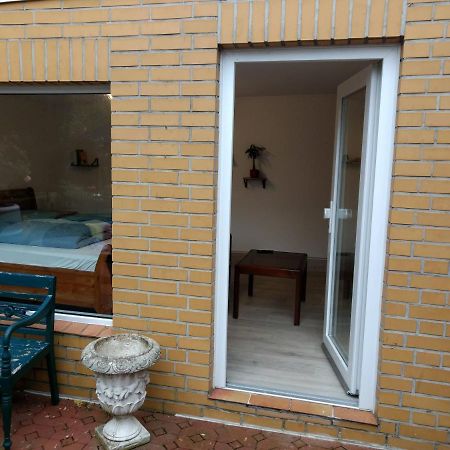 Ruhige, Gemuetliche 1-Zimmer Gartenwohnung Fuer 2 Erwachsene Lubeck Bagian luar foto