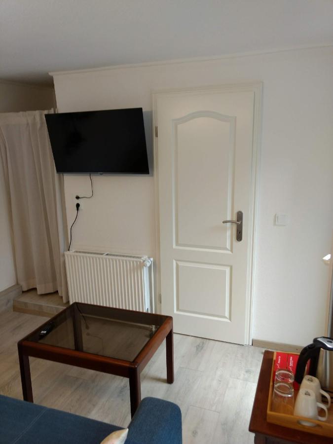 Ruhige, Gemuetliche 1-Zimmer Gartenwohnung Fuer 2 Erwachsene Lubeck Bagian luar foto