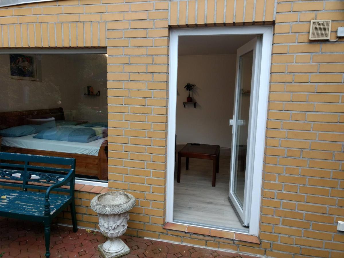 Ruhige, Gemuetliche 1-Zimmer Gartenwohnung Fuer 2 Erwachsene Lubeck Bagian luar foto