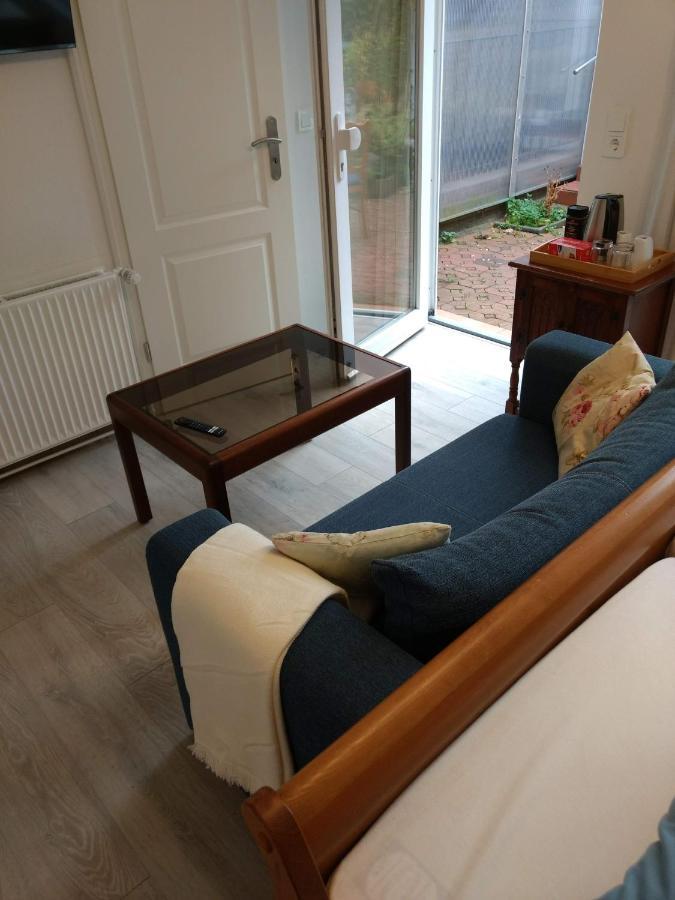 Ruhige, Gemuetliche 1-Zimmer Gartenwohnung Fuer 2 Erwachsene Lubeck Bagian luar foto