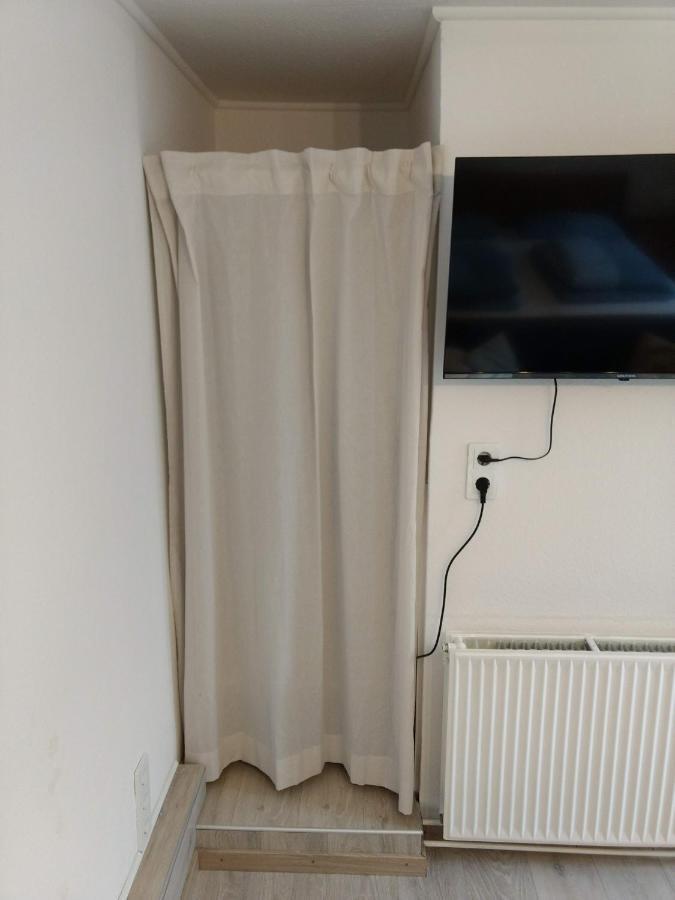 Ruhige, Gemuetliche 1-Zimmer Gartenwohnung Fuer 2 Erwachsene Lubeck Bagian luar foto